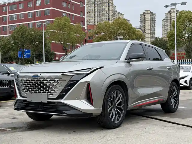 Changan Auchan Changan Auchan Z6 Changan Auchan Z6 2023 Blue Whale 1.5t Dct Smart Collar Model — фото