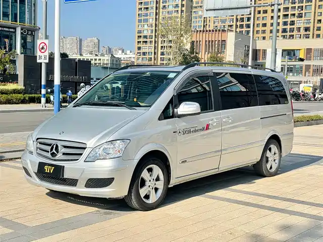 Mercedes-Benz Viano Viano 2011 2.5l Premium Edition — фото