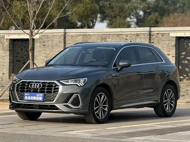 Audi Audi Q3 Audi Q3 2021 35 Tfsi Aggressive And Dynamic — фото