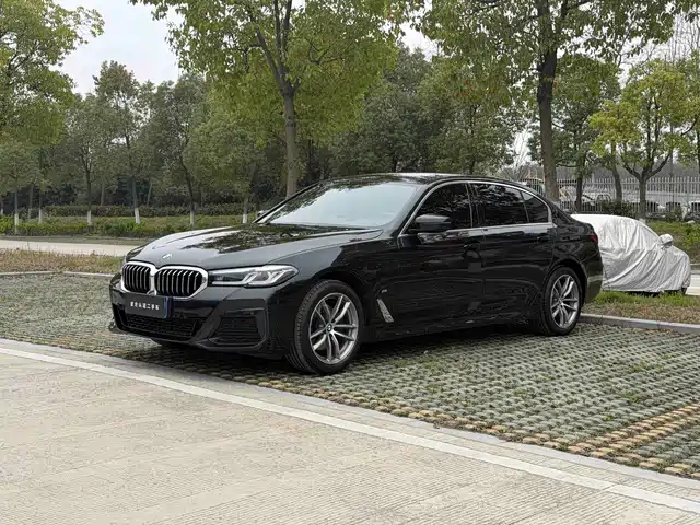 Bmw Bmw 5 Series Bmw 5 Series 2022 Facelift 525li M Sports Package — фото