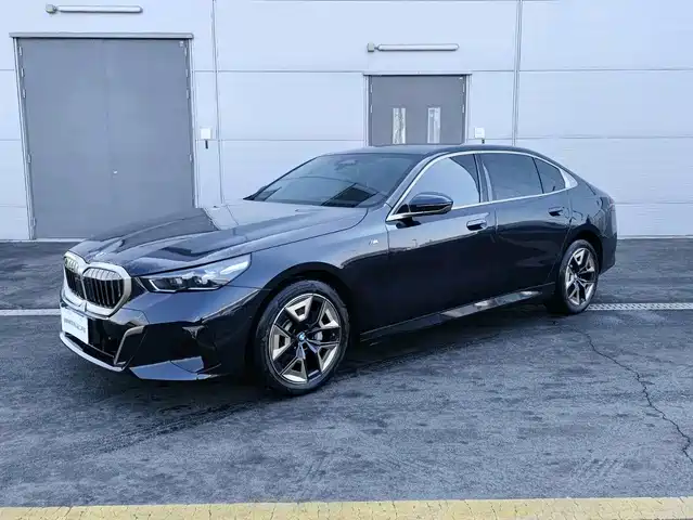Bmw Bmw 5 Series Bmw 5 Series 2024 530li Leading M Sports Package — фото