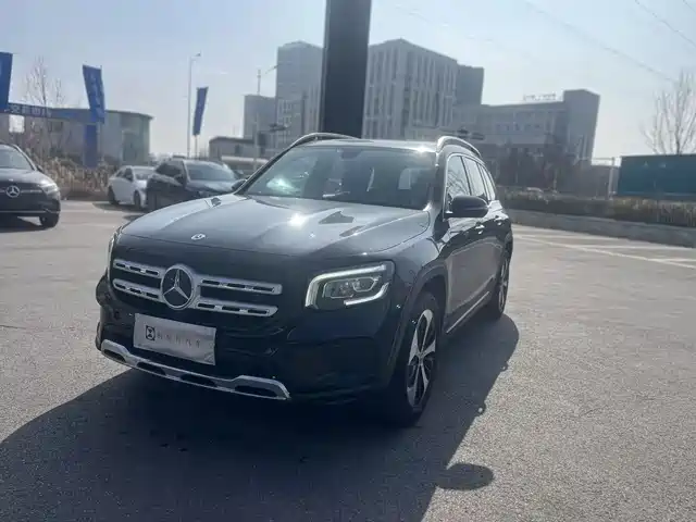Mercedes-Benz Mercedes-Benz Glb Mercedes-Benz Glb 2021 Glb 200 Fashion Model — фото