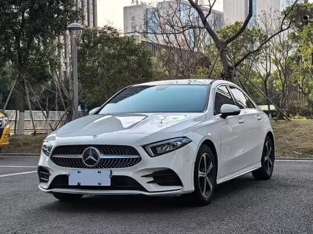 Mercedes-Benz Mercedes Benz A Class Mercedes-Benz A-Class 2022 A 200 L Sports Sedan Fashionable — фото