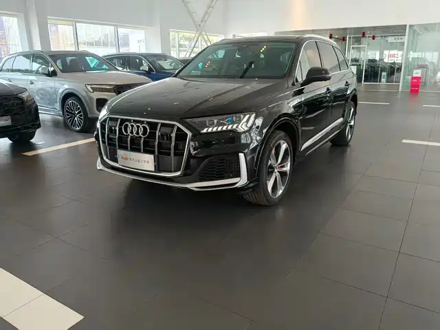 Audi Audi Q7 Audi Q7 2023 55 Tfsi Quattro S Premium Model — фото