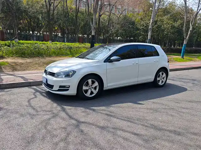 Volkswagen Golf Golf 2017 230tsi Automatic Comfort Million-Unit Commemorative Edition — фото