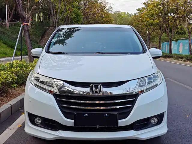 Honda Odyssey Odyssey 2015 Facelift 2.4l Smart Edition — фото