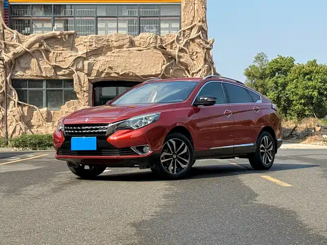 Qichen Venucia T90 Venucia T90 2017 2.0l Cvt Smart Edition — фото