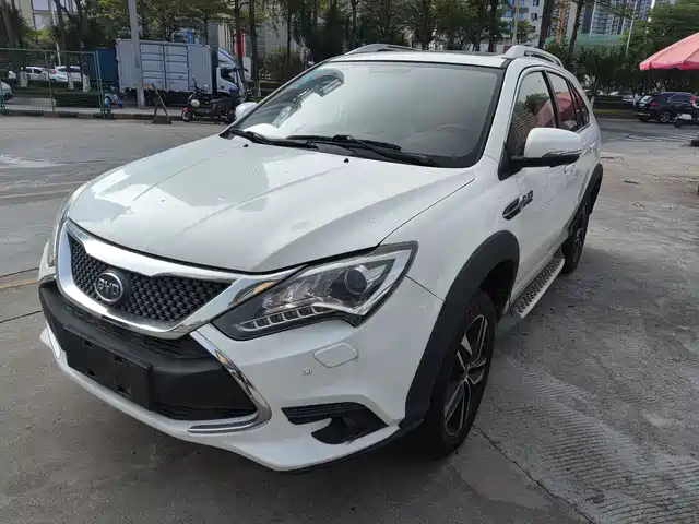 Byd Tang New Energy Tangxin Energy 2015 2.0t Four-Wheel Drive Flagship Model