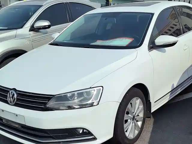 Volkswagen Sagitar Sagitar 2015 1.6l Automatic Comfort Model — фото