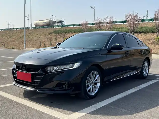Honda Accord Accord 2022 260turbo Deluxe Edition — фото