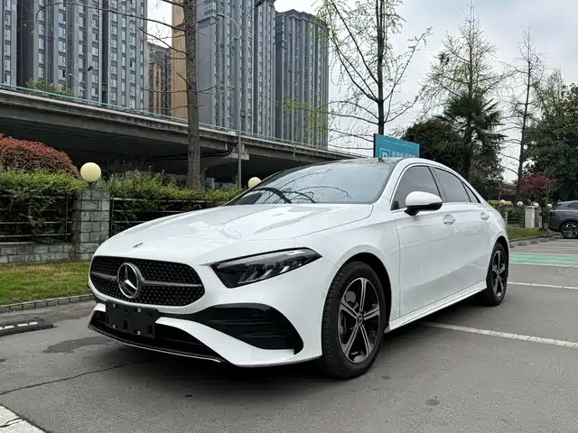 Mercedes-Benz Mercedes Benz A Class Mercedes-Benz A-Class 2024 Facelift A 200 L Fashionable Model