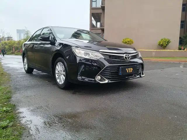 Toyota Camry Camry 2015 2.0g Deluxe Edition