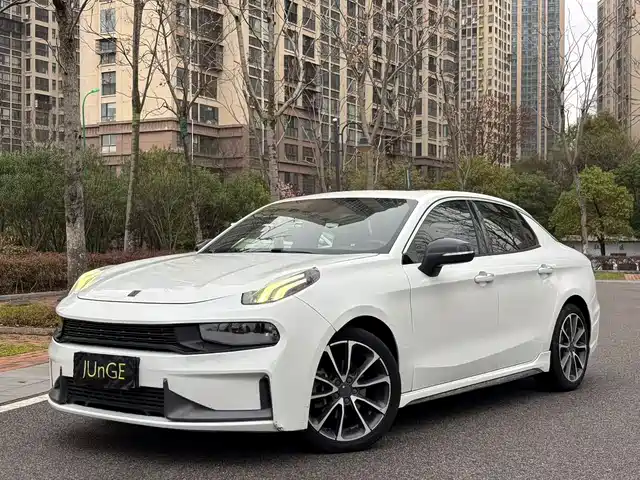 Lynk & Co Lynk & Co 03 Lynk & Co 03 2018 1.5td Dct Powerful Edition National V
