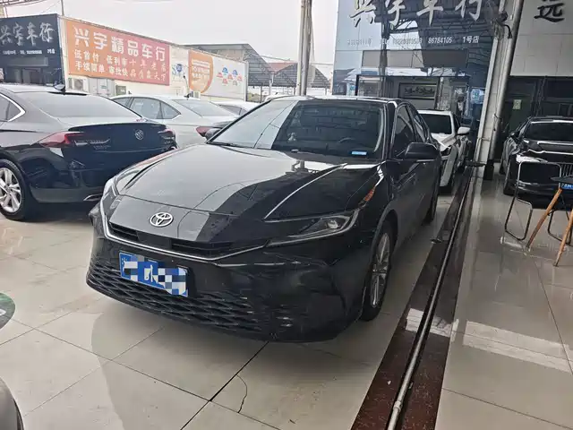 Toyota Camry Camry 2024 Shuangqing 2.0hg Premium Edition — фото