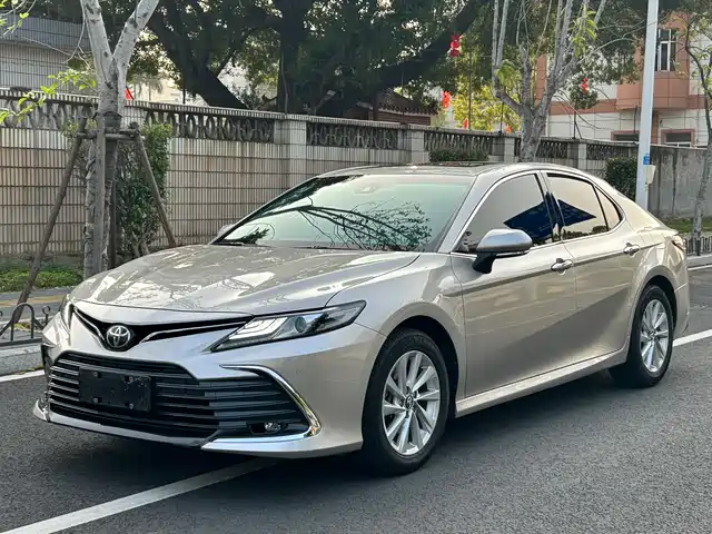 Toyota Camry Camry 2021 2.0g Deluxe Edition — фото