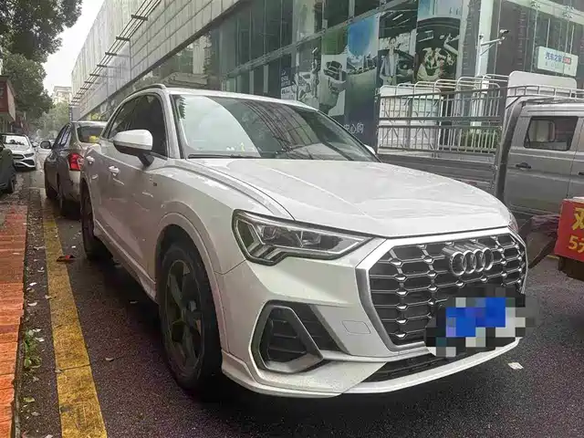 Audi Audi Q3 Audi Q3 2020 35 Tfsi Fashionable And Dynamic — фото