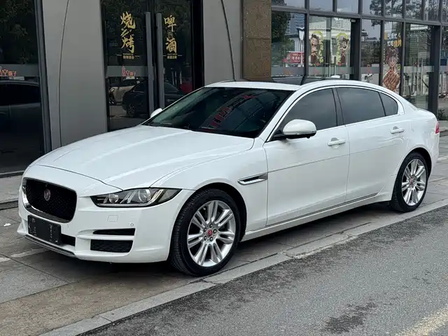 Jaguar Jaguar Xel Jaguar Xel 2018 2.0t 250ps Exclusive Edition — фото