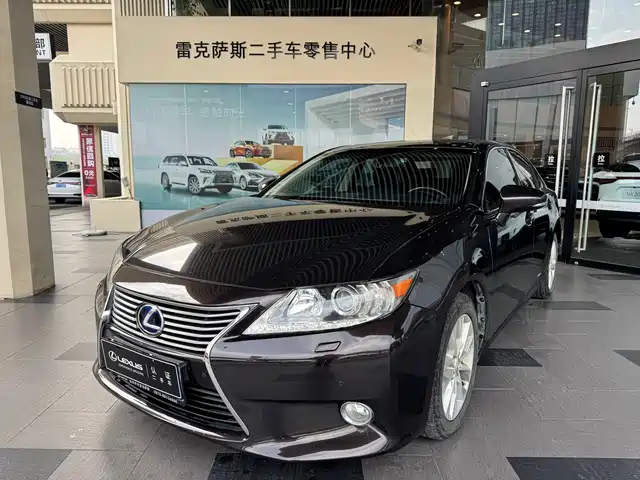 Lexus Lexus Es Lexus Es 2013 300h Elite Edition — фото