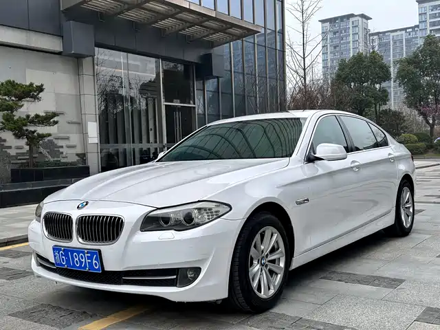 Bmw Bmw 5 Series Bmw 5 Series 2012 523li Leading Model — фото