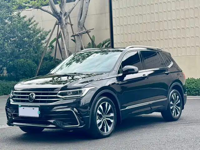 Volkswagen Tiguan L Tiguan L 2024 330tsi Automatic Two-Wheel Drive R-Line Version — фото