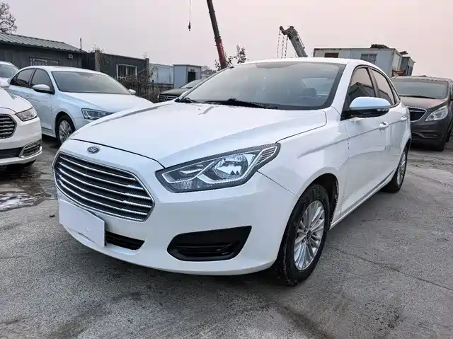 Ford Forrest Escort 2017 Facelift 1.5l Automatic Comfort Model — фото