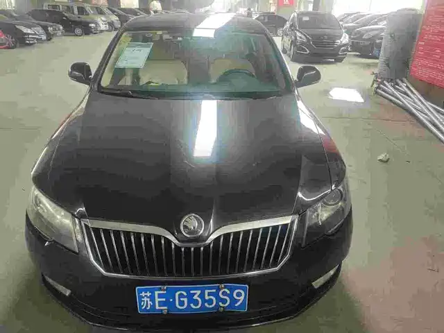 Skoda Speedy Superb 2013 1.8tsi Automatic Master Edition — фото