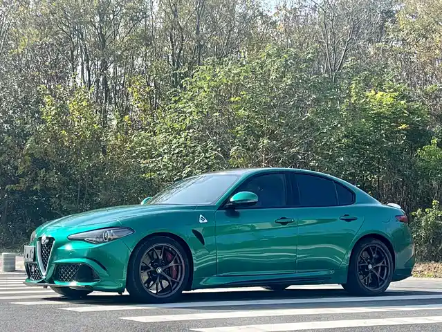Alfa Romeo Giulia Juliet Giulia Juliet 2022 2.9t Four-Leaf Clover Edition — фото