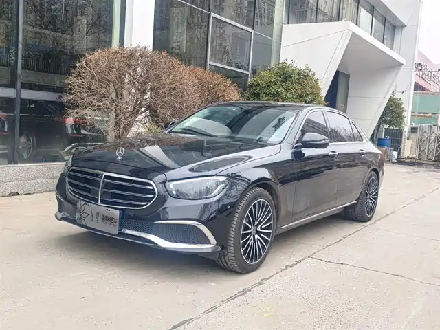 Mercedes-Benz Mercedes-Benz E-Class Mercedes-Benz E-Class 2023 E 300 L Luxury Model — фото