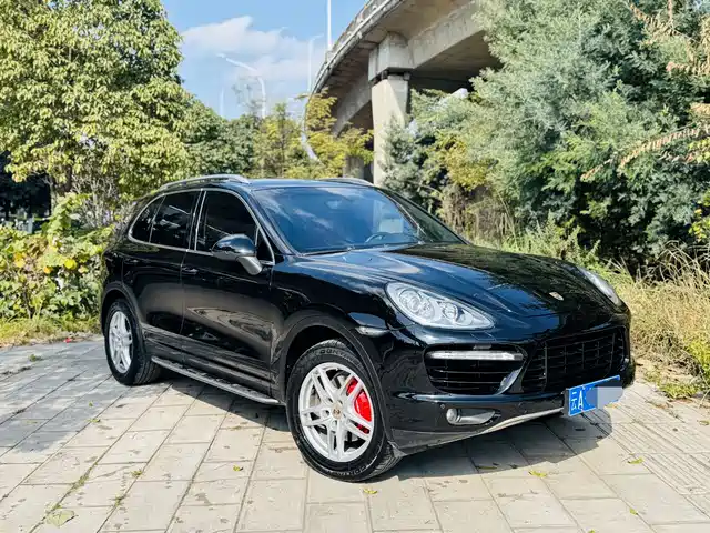 Porsche Cayenne Cayenne 2014 Cayenne Platinum Edition 3.0t — фото