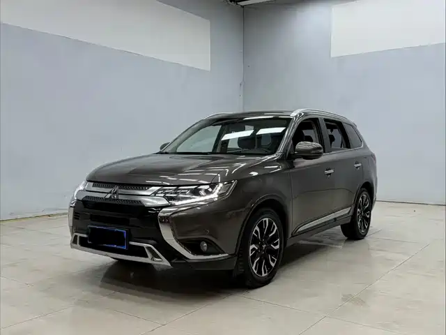 Mitsubishi Outlander Outlander 2021 2.4l Four-Wheel Drive Exclusive Version, 5 Seats — фото