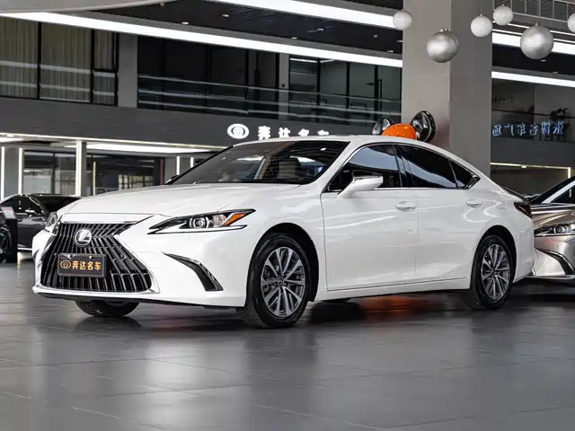 Lexus Lexus Es Lexus Es 2023 200 Deluxe Edition — фото