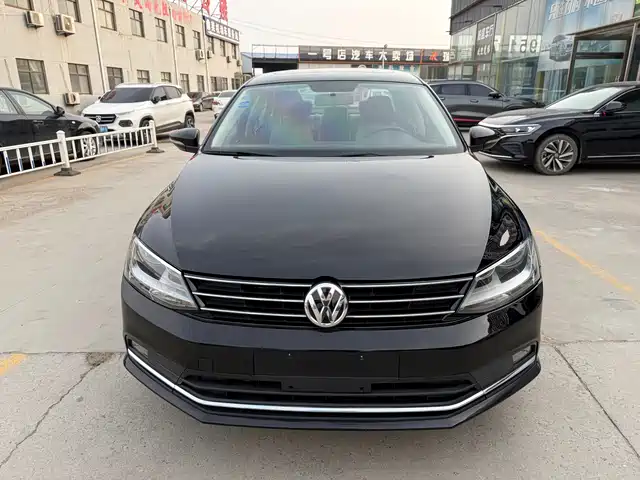 Volkswagen Sagitar Sagitar 2015 1.6l Automatic Comfort Model — фото