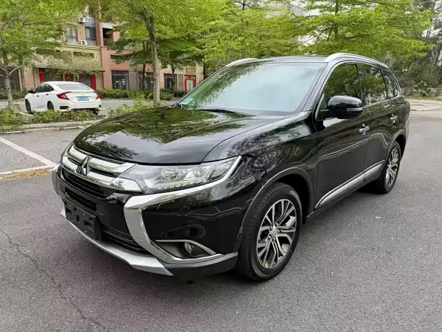 Mitsubishi Outlander Outlander 2016 2.4l Four-Wheel Drive Elite Version 5 Seats — фото