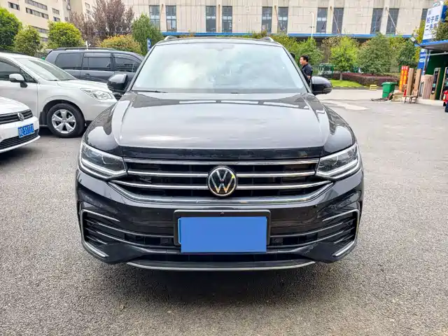 Volkswagen Tiguan L Tiguan L 2023 330tsi Automatic Two-Wheel Drive R-Line Version