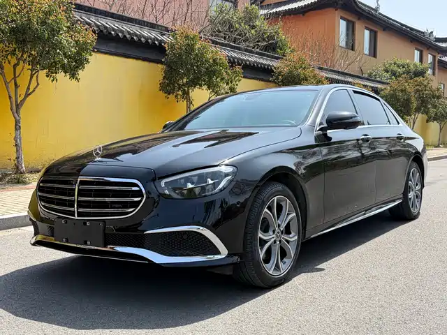 Mercedes-Benz Mercedes-Benz E-Class Mercedes-Benz E-Class 2023 E 300 L Luxury Model — фото