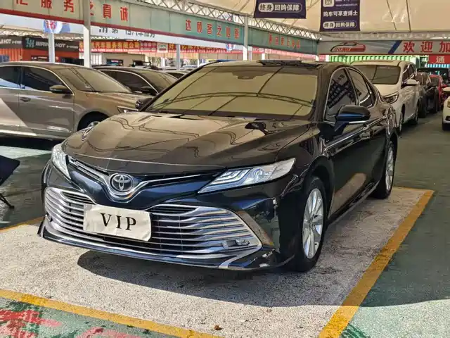 Toyota Camry Camry 2019 2.0g Deluxe Edition National V