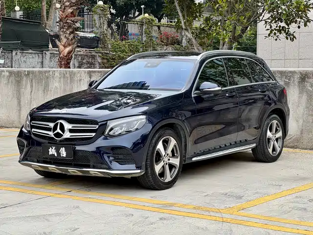 Mercedes-Benz Mercedes-Benz Glc Mercedes-Benz Glc 2017 Glc 260 4matic Luxury Model — фото