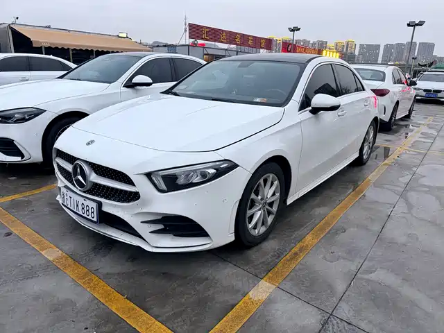 Mercedes-Benz Mercedes Benz A Class Mercedes-Benz A-Class 2020 Facelift A 200 L Sports Sedan Fashionable