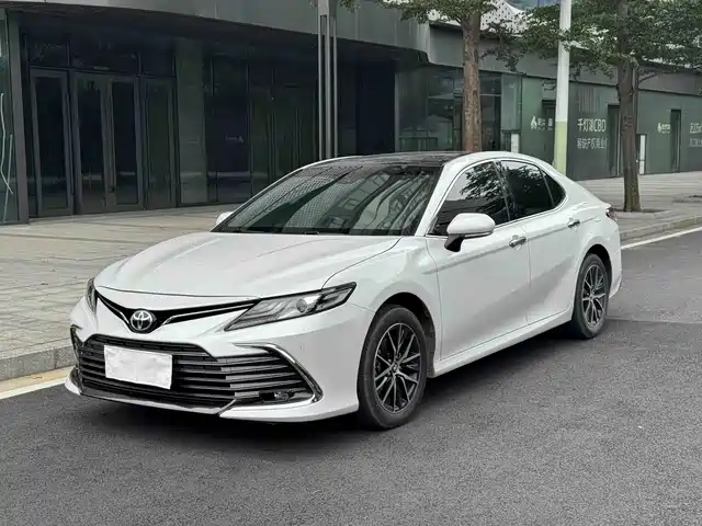 Toyota Camry Camry 2023 2.0g Deluxe Edition — фото
