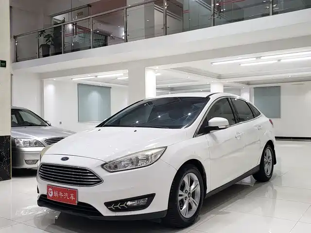 Ford Fox Focus 2017 Sedan 1.6l Automatic Comfort Smart Mobility Edition — фото