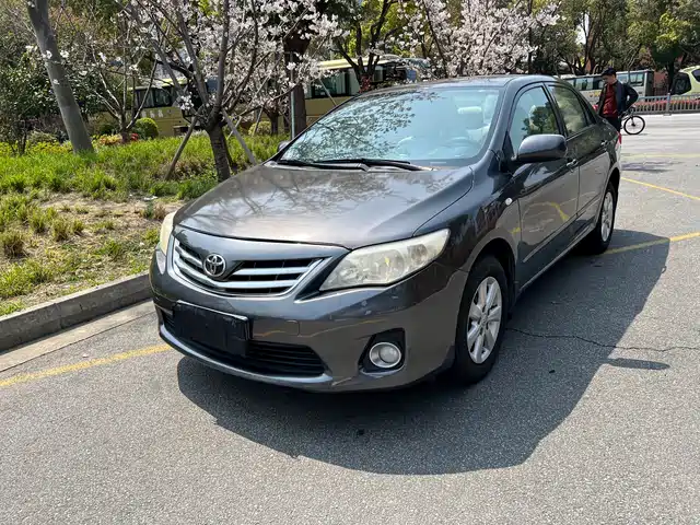 Toyota Corolla Corolla 2011 1.6l Automatic Gl Sunroof Version — фото