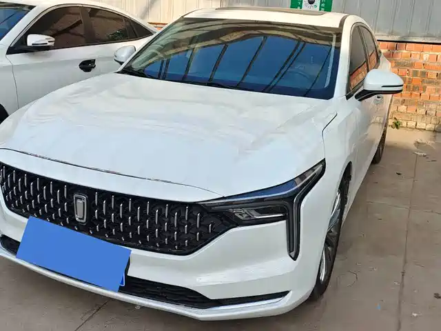 Galloping Pentium B70 Pentium B70 2023 Third Generation 1.5t Automatic Enjoyment Type 70th Anniversary Commemorative Edition — фото