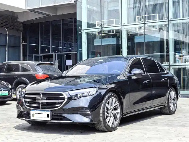 Mercedes-Benz Mercedes-Benz E-Class Mercedes-Benz E-Class 2024 E 300 L Fashion Model — фото