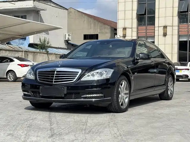 Mercedes-Benz Mercedes Benz S Class Mercedes-Benz S-Class 2010 S 300 L Luxury Model — фото