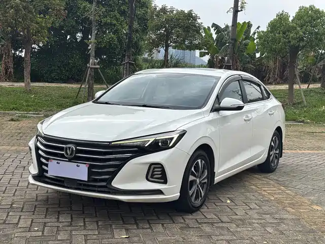 Chang'An Escape Eado 2021 Plus 1.6l Gdi Manual Luxury Model — фото