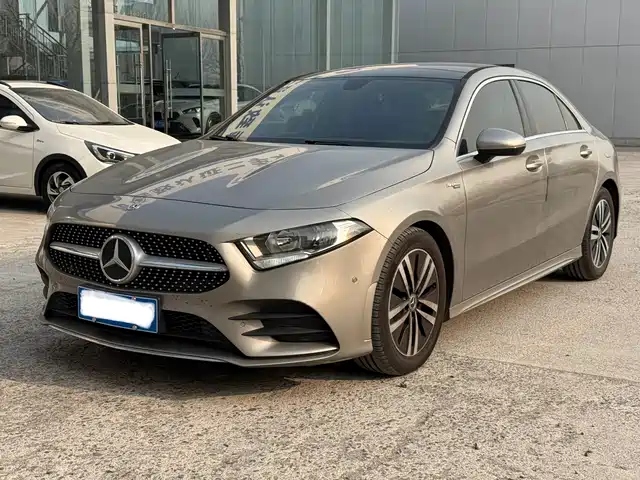 Mercedes-Benz Mercedes Benz A Class Mercedes-Benz A-Class 2019 A 180 L Sports Sedan — фото
