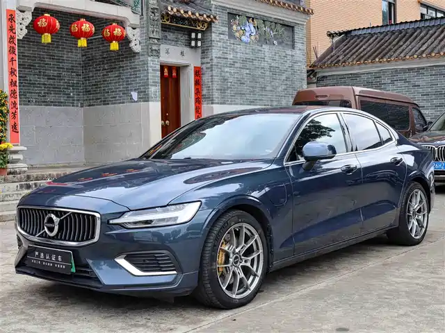 Volvo Volvo S60 Plug-In Hybrid Volvo S60 Plug-In Hybrid 2022 T8 E-Drive Hybrid Four-Wheel Drive Zhiyi Luxury Version — фото