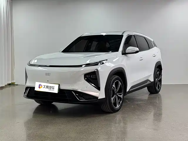 Geely Galaxy Galaxy L7 Galaxy L7 2025 Em-I 115km Discovery+ Edition — фото