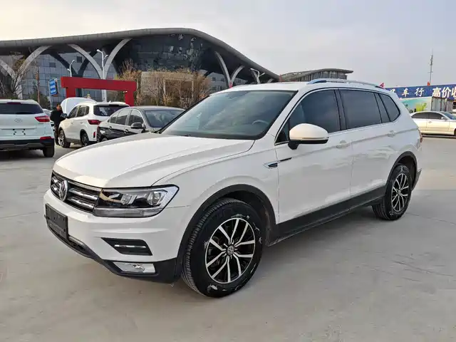 Volkswagen Tiguan L Tiguan L 2018 Facelift 330tsi Automatic Two-Wheel Drive Luxury Version — фото