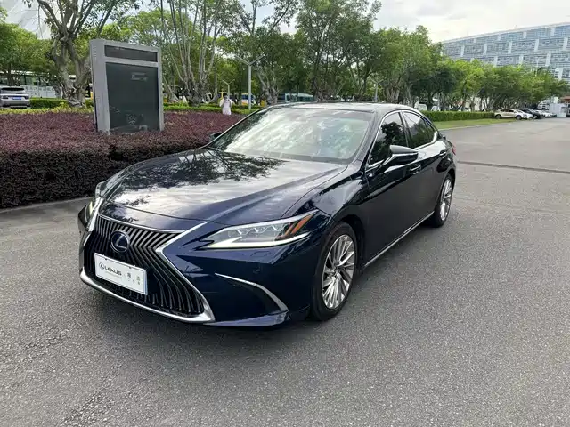 Lexus Lexus Es Lexus Es 2020 300h Executive Edition National V — фото